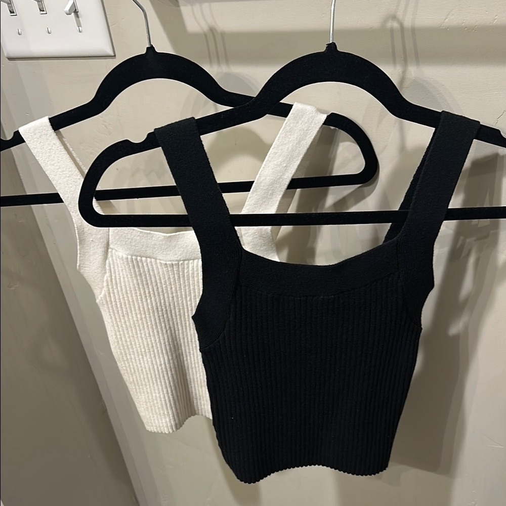 Abercrombie & Fitch Black and White Ribbed Crop Tank Top Set